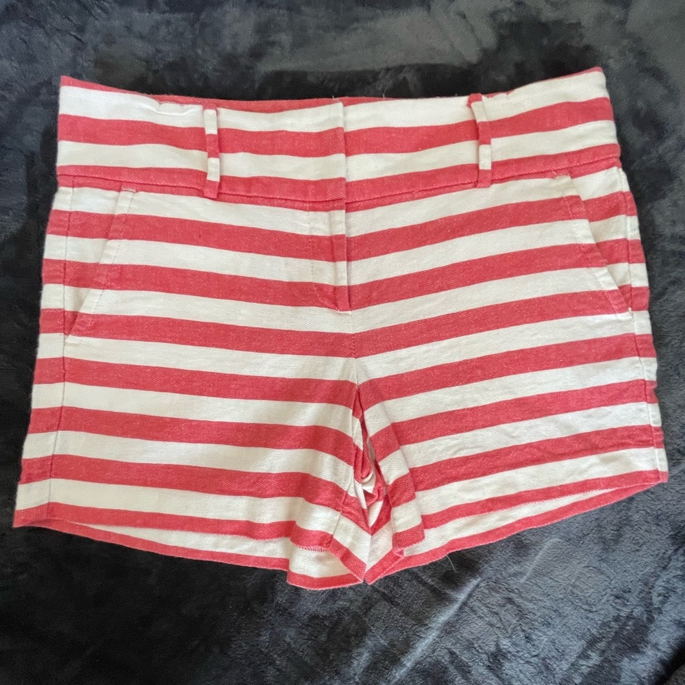 Ann Taylor Shorts, size 6, coral and off-white